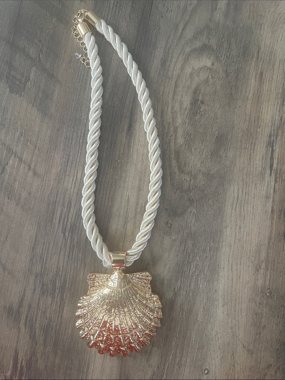 Gold Shell Pendant Rope Necklace in Ivory